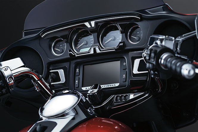 Bahn Lower Gauge Accent, Tuxedo